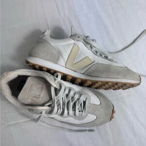 Veja Light Gray and Cream Casual Sneakers